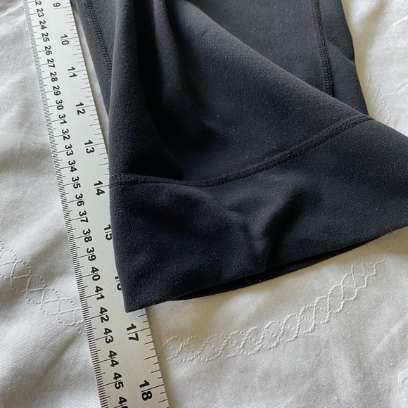Lululemon Women's Black Capri Yoga Pant Leggings Size 4 - Picture 10 of 11